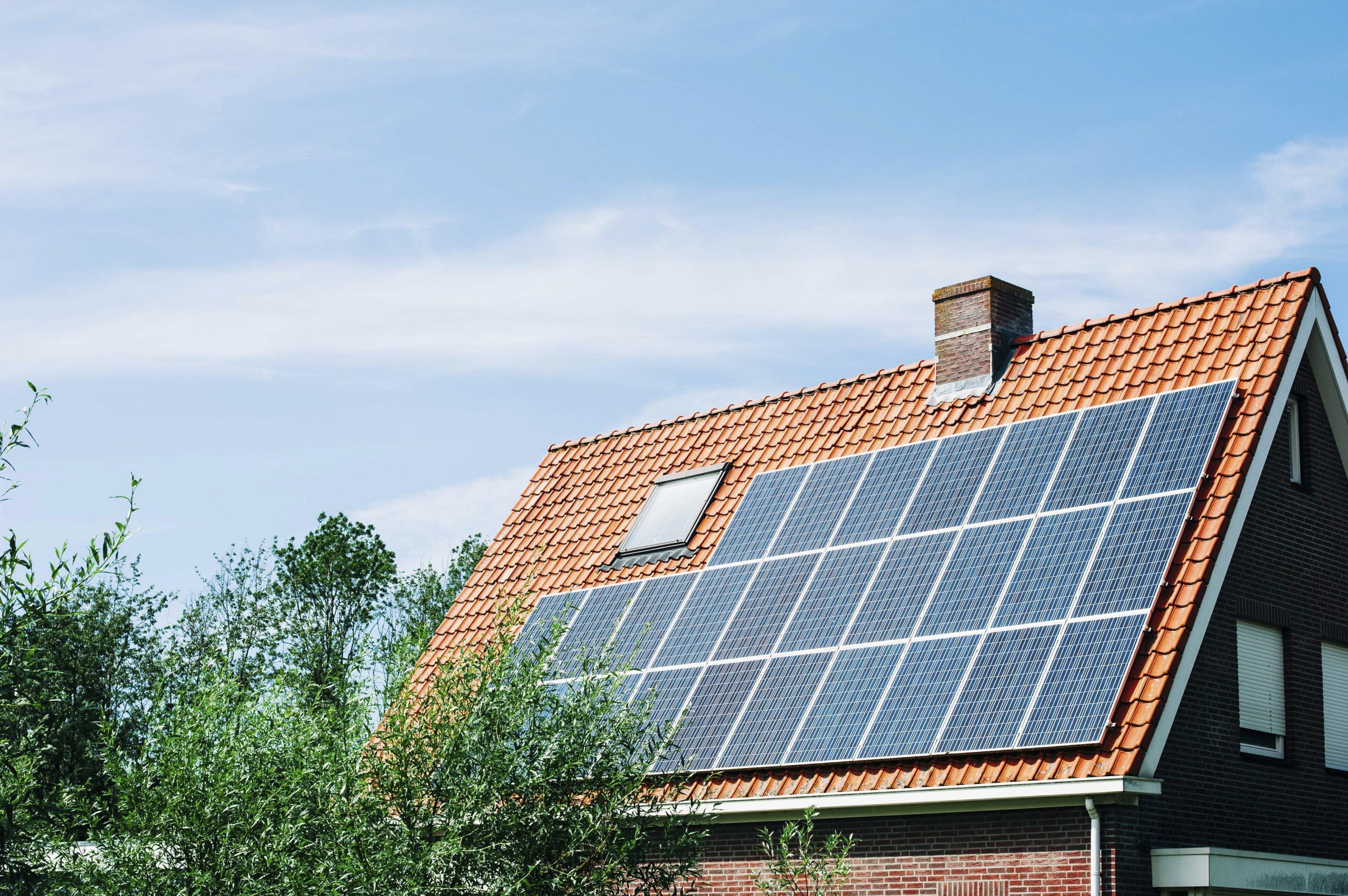 Paneles solares sobre casas