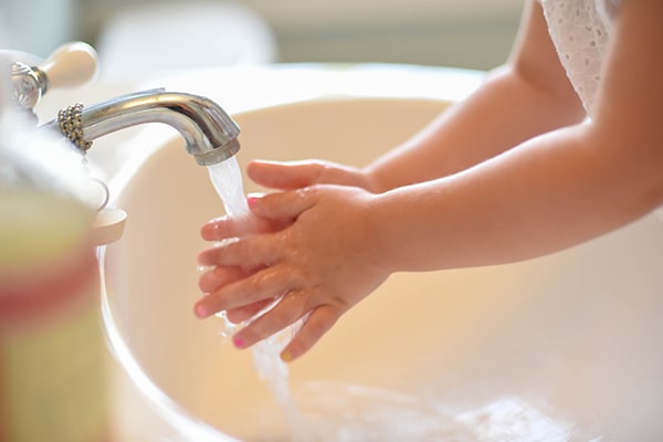 「手を洗ってもらってもいい？」子どもに一旦確認することは、仕事でのコミュニケーションにも通じる