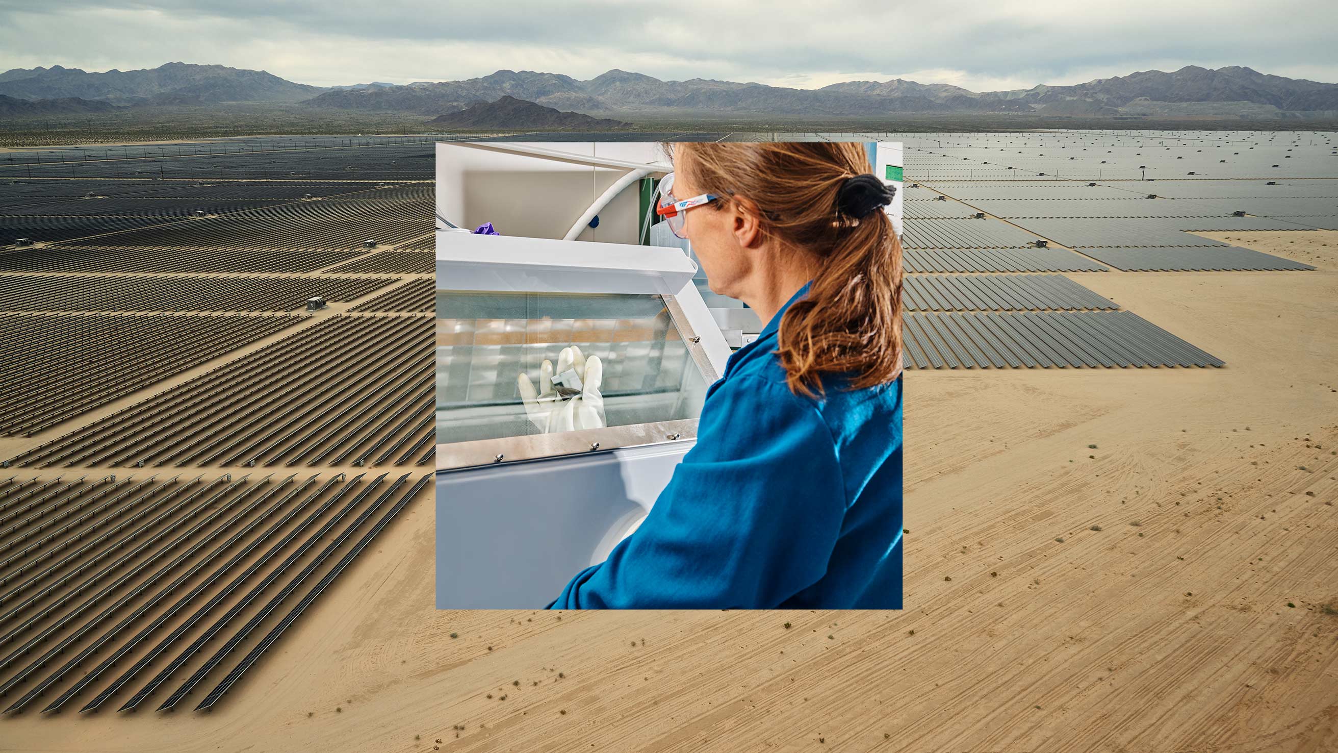 Cientista trabalhando com um equipamento e um parque solar no plano de fundo